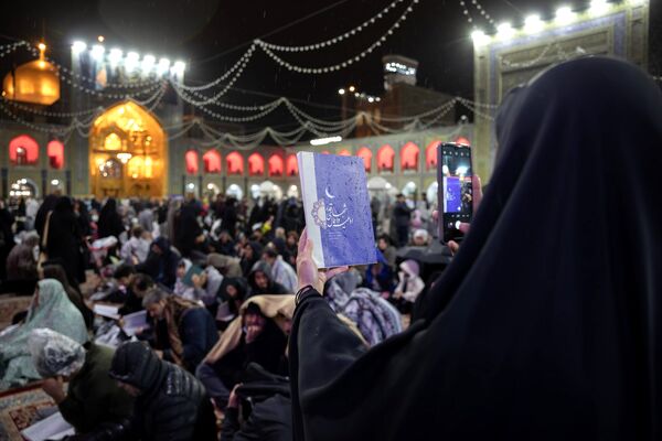 دیدار عاشقان با امام رضا(ع) در آخرین شب قدر