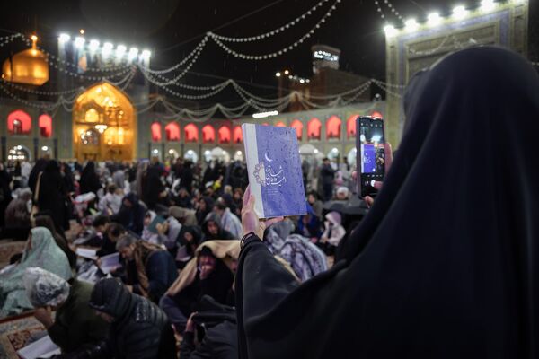 دیدار عاشقان با امام رضا(ع) در آخرین شب قدر