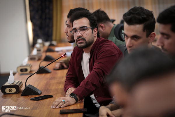 نشست صمیمی معاون پرورشی و فرهنگی وزیر آموزش و پرورش با دانشجویان رشته امورتربیتی و مسئولان تشکل‌های دانشجویی دانشگاه فرهنگیان