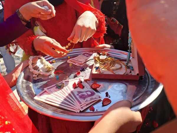 جشنواره بومی و محلی در دبیرستان سمیه شهرستان خاتم