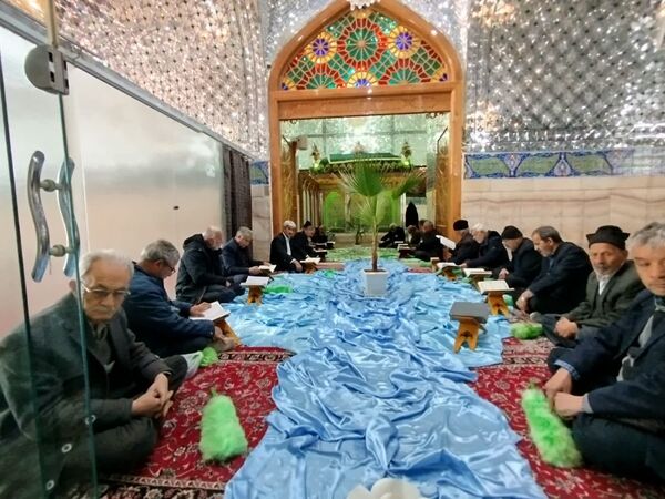 آیین غبارروبی ضریح مطهر امامزاده حمزه بن موسی کاظم (ع)