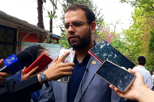 از دریچه روایت مدرسه به تاریخ ایران