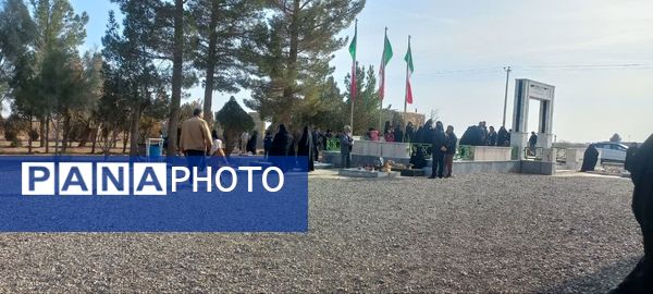 دومین شب چراغ برات در امامزاده و گلزار شهدای روستای مهدی آباد خلیل آباد 