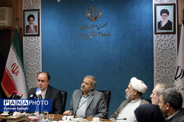 جلسه کمیته فرهنگیان و دانش آموزی ستاد دهه فجر