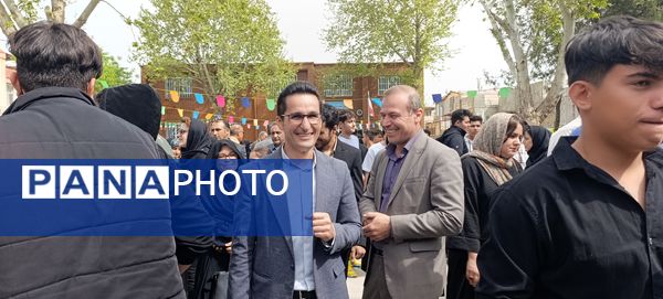 برپایی بازارچه کار و فناوری در دبیرستان شهید بهشتی آشخانه