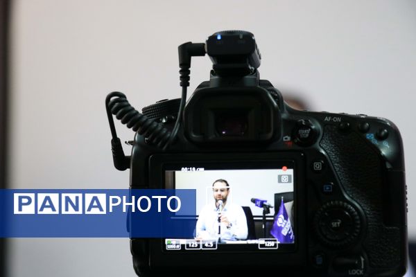 نشست صمیمی دانش‏‌آموز خبرنگاران و نمایندگان مجلس دانش‌آموزی آذربایجان شرقی با علی فلاحتکار