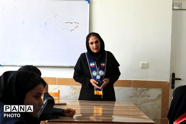 کارگاه آموزشی مدرسان پیشتاز و گردهمایی خبرنگاران پانا شهرستان فاروج با مسئولان سازمان دانش‌آموزی خراسان شمالی 