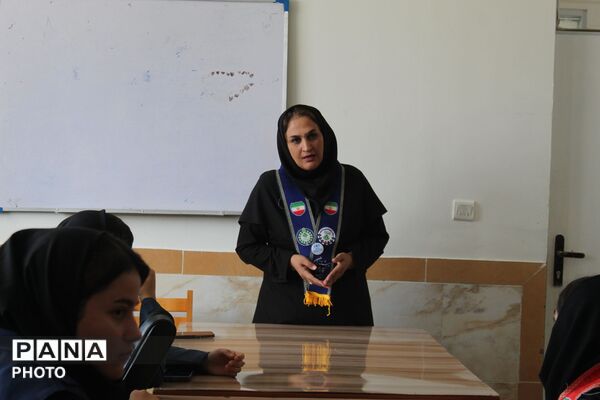 کارگاه آموزشی مدرسان پیشتاز و گردهمایی خبرنگاران پانا شهرستان فاروج با مسئولان سازمان دانش‌آموزی خراسان شمالی 