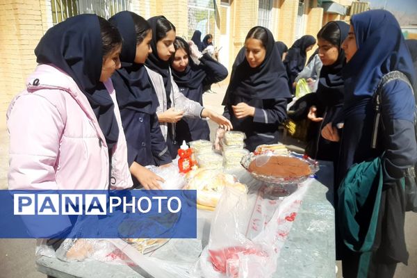 برگزاری بازارچه  کسب و کار دانش‌آموزی در آموزشگاه پویش ناحیه ۳شیراز 