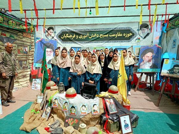 بازدید دانش آموزان دبستان سمیه از کنگره ملی شهید مدرس