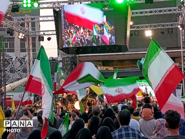 تهران غرق در نور و شادی در «مهمانی ۱۰ کیلومتری»؛ تجلی بیعت پایتخت‌نشینان با ولایت