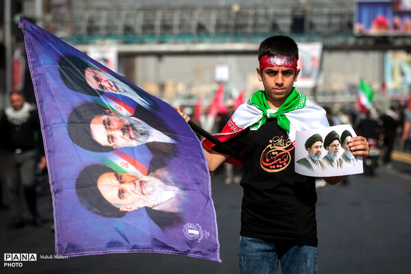 مراسم تشییع پیکر مطهر رهبر شهید انقلاب در تهران - 3