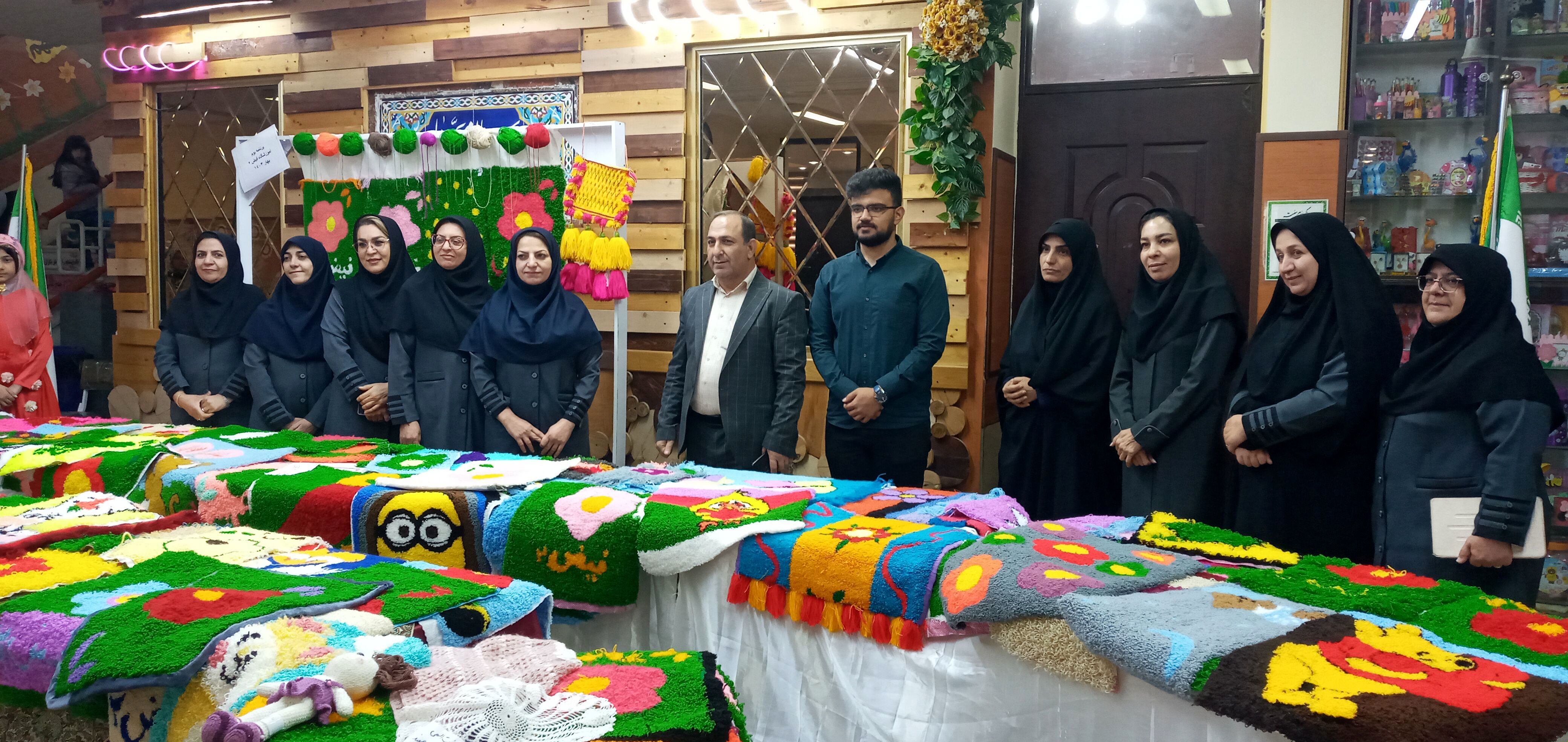 غرفه‌های طرح بوم در مدارس شیراز برپا شد/ فیلم