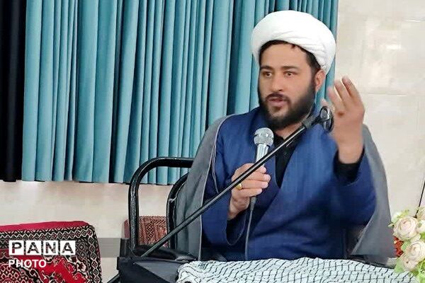 محفل قرآنی بانوان دستجرد به یاد شهدای جنگ رمضان