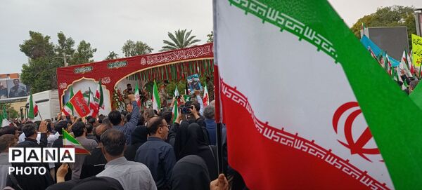 وداع حماسی دریادلان هرمزگان با فرمانده شهید علیرضا تنگسیری در بندرعباس