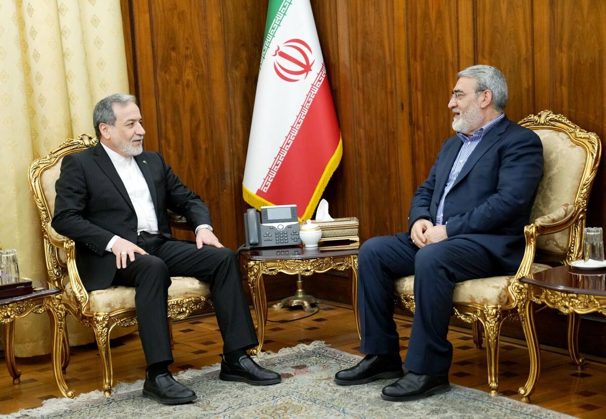 دیدار سفیر جمهوری اسلامی ایران در چین با وزیر امور خارجه