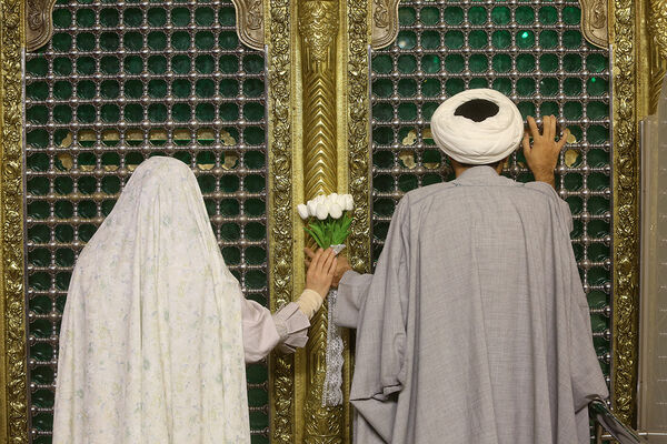 جشن ازدواج ۷۳۰ زوج دانشجوی در حرم حضرت معصومه(س)