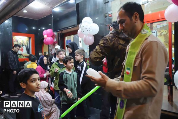 غرفه سازمان دانش‌آموزى در قلب تجمعات