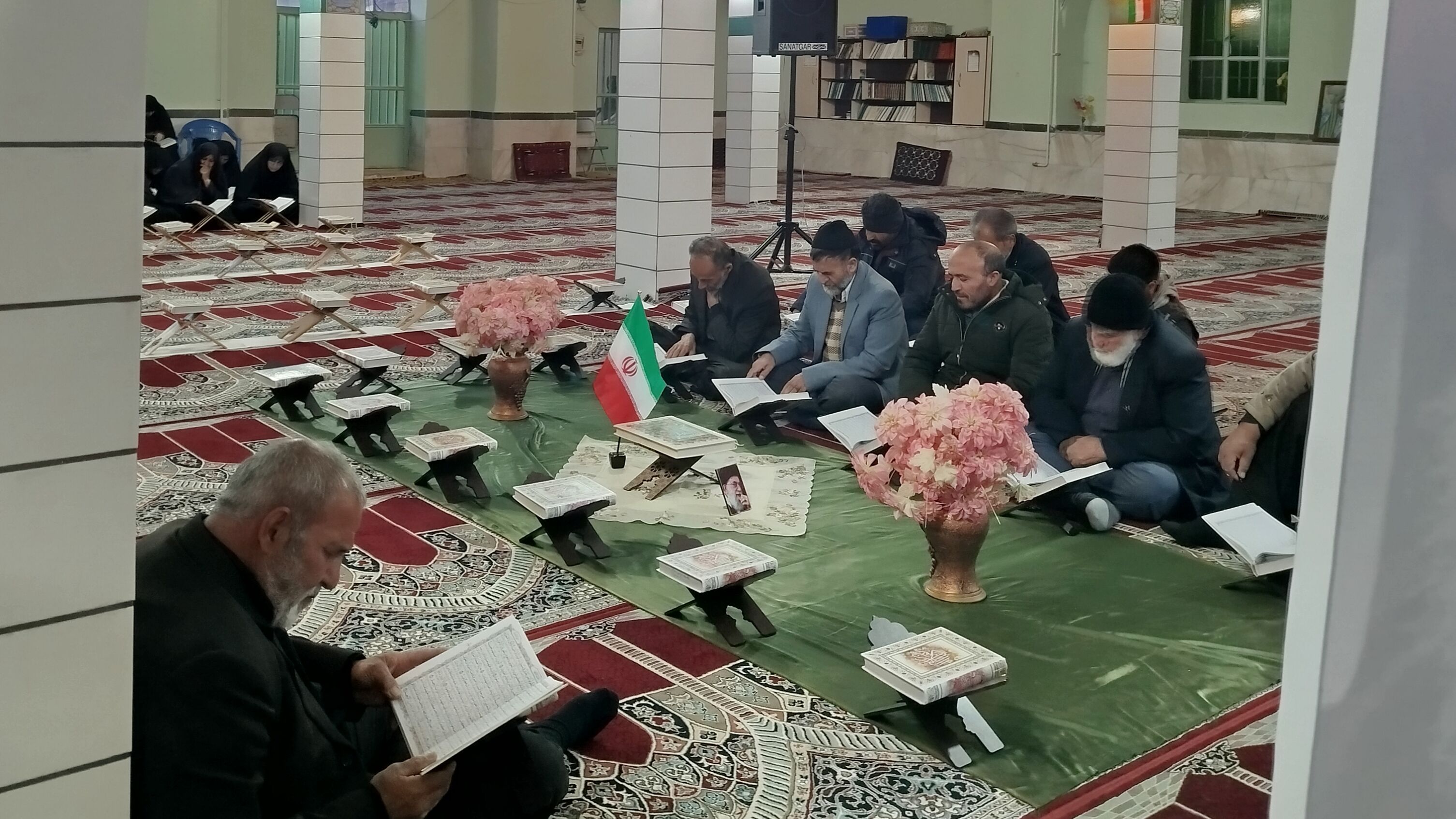 محفل انس با قرآن به یاد شهیدان جنگ اخیر