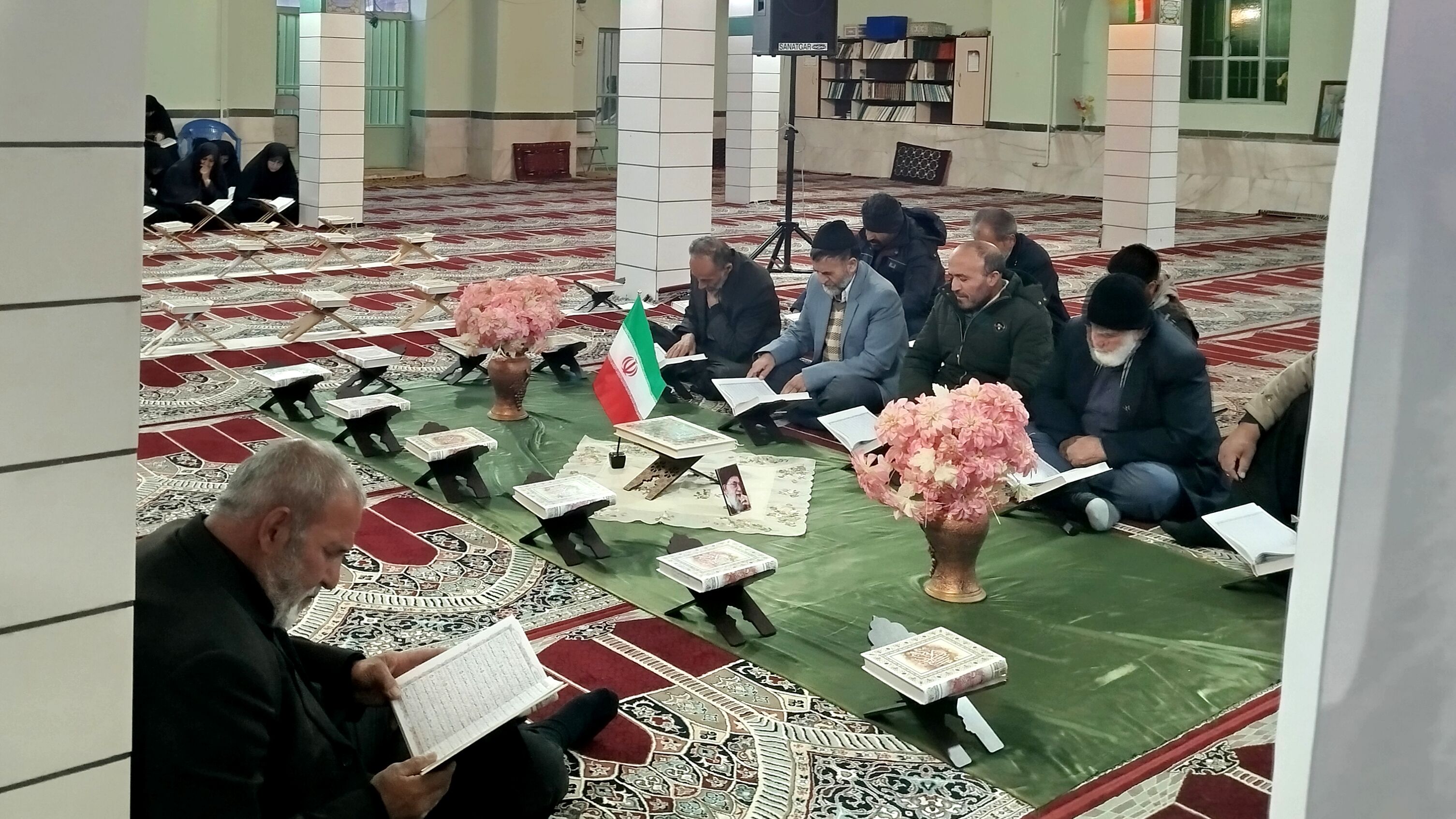 محفل انس با قرآن به یاد شهیدان جنگ اخیر