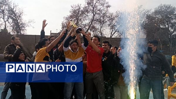 برگزاری فینال مسابقات والیبال گروهی درون مدرسه‌ای در دبیرستان شاهد ابوذر غفاری 