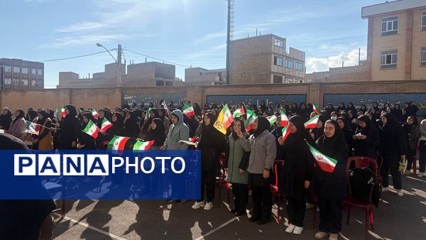 گرامیداشت هفته پدافند غیر عامل در مدرسه خضرا 