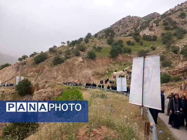 اعزام دانش‌آموزان بسیجی قم به اردوی راهیان نور غرب کشور