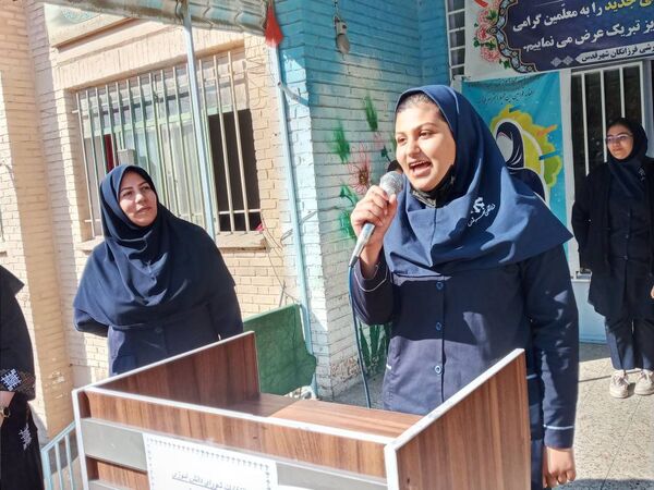 انتخابات شورای دانش‌آموزی در دبیرستان دخترانه فرزانگان شهرقدس