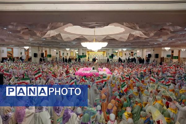 جشن تکلیف 3 هزار نفری دختران در حرم حضرت معصومه(س)