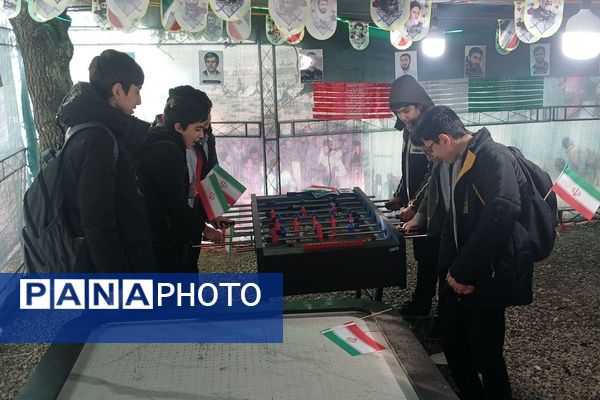 حضور پرشور دانش آموزان ناحیه دو شهرری در برنامه‌های متنوع دهه فجر و جشن انقلاب