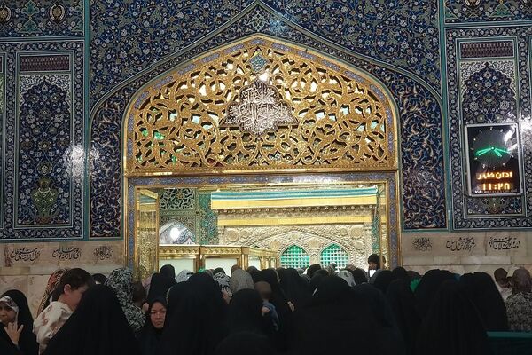 حال و هوای حرم مطهر حضرت علی بن موسی الرضا (ع) در دهه کرامت 