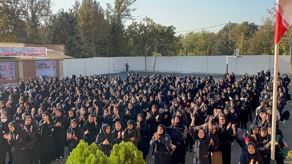 جلوه‌ای از همدلی در میان دانش‌آموزان کرجی