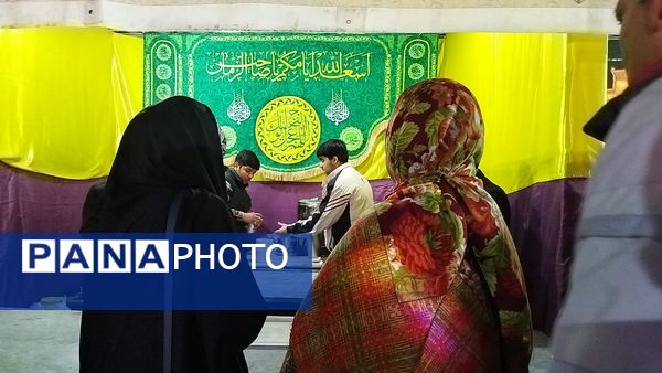 حضور نوجوانان و جوانان در فعالیت موکب امیر المومنین نیشابور 