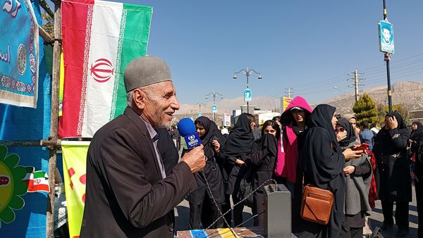 حضور پرشور مردم یاسوج در راهپیمایی ۱۳ آبان در دامنه‌های دنا
