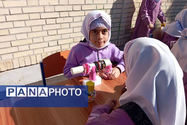 بازارچه دانش‌آموزی در دبستان شاهد شهید محمدرضا کشاورز 