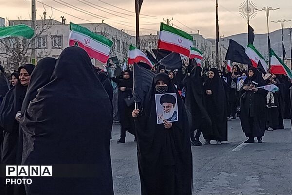 اجتماع مردم شهرستان پردیس برای بیعت با ولی امر مسلمین 