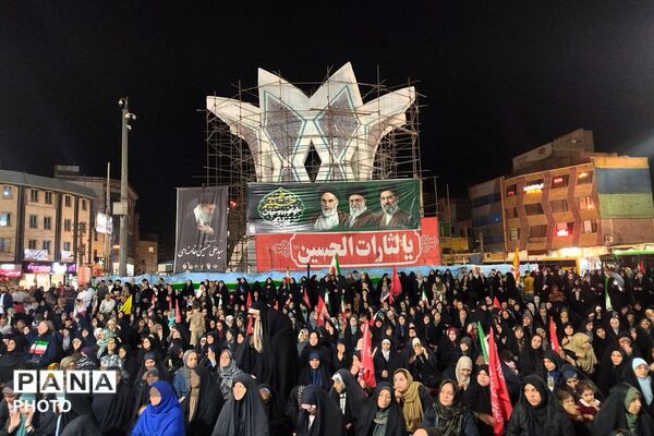 نومیدانی های دبیرستان شاهد غدیر بر سکوی میدان امام خامنه ای