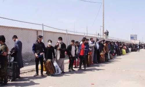 بازگشت اتباع غیرمجاز افغان ۱۱ استان از مرز دوغارون به کشورشان 