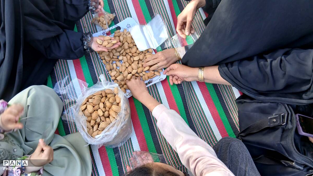 آموزشگاه شهید حسینی، پیشگام در جمع‌آوری کمک‌های مردمی برای رزمندگان اسلام