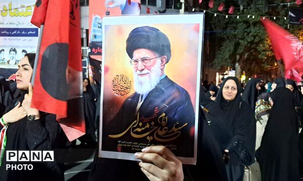  مشق شبانه سوگواران برای رهبر شهید در شام غریبان