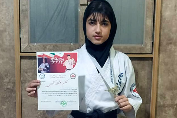 رامش بهاروندی با درخشش در مسابقات کشوری کاراته مدال طلا کسب کرد