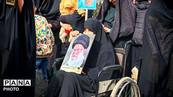 حضور خودجوش مردم نیشابور در سوگواری شهادت رهبر معزز
