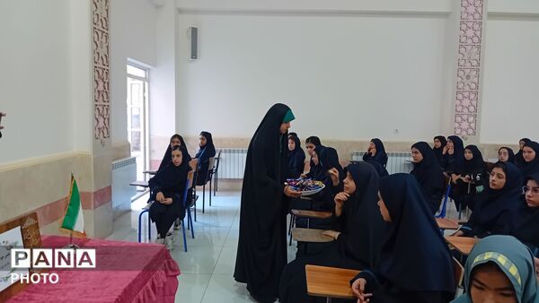 جشن جوانه‌ها در دبیرستان حاج قاسم سلیمانی ملایر 