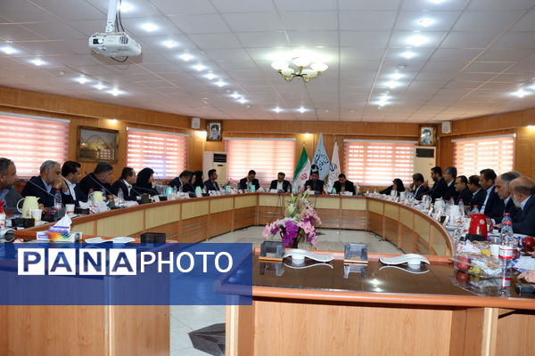  نشست هم‌اندیشی تخصصی مدیران آموزش و پرورش مناطق ۱۸ گانه و دانشگاه فنی و حرفه‌ای استان بوشهر 