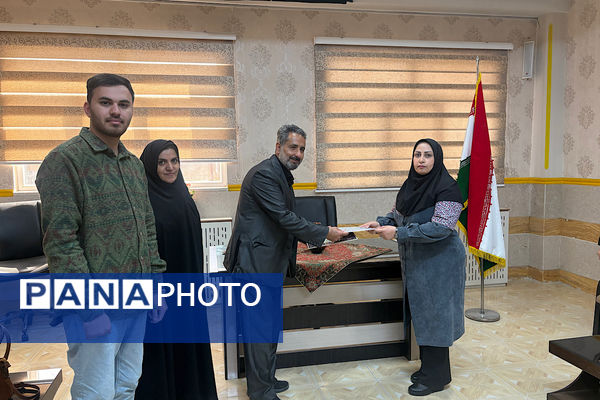 تقدیر از مدیران و معاونین پرورشی مدارس فعال اسلامشهر در اجرای برنامه‌های فرهنگی روز دانش آمور