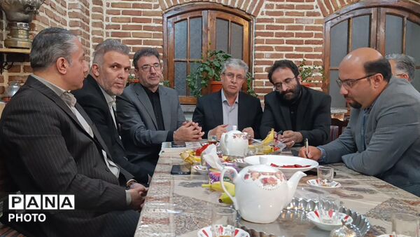 آیین تجلیل از خبرنگاران و اصحاب قلم و رسانه در مجتمع تفریحی فرهنگی بام خلخال