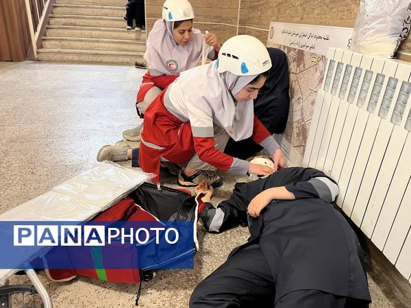 مانور زلزله در مدرسه بانو خاکره شیراز