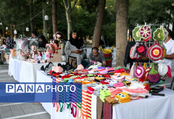 عصر بازار هنرمندان مشهدی در روزهای پنجشنبه