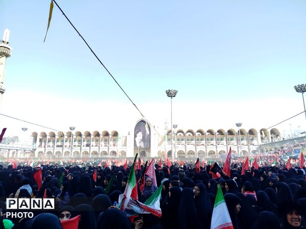 ثبت تاریخی‌ترین وداع در قلب جهان