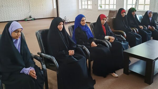 گعده میز هنر ( محله باهنر) شهرستان مارگون با محوریت کلاس‌های آموزشی، تربیتی و عرفانی